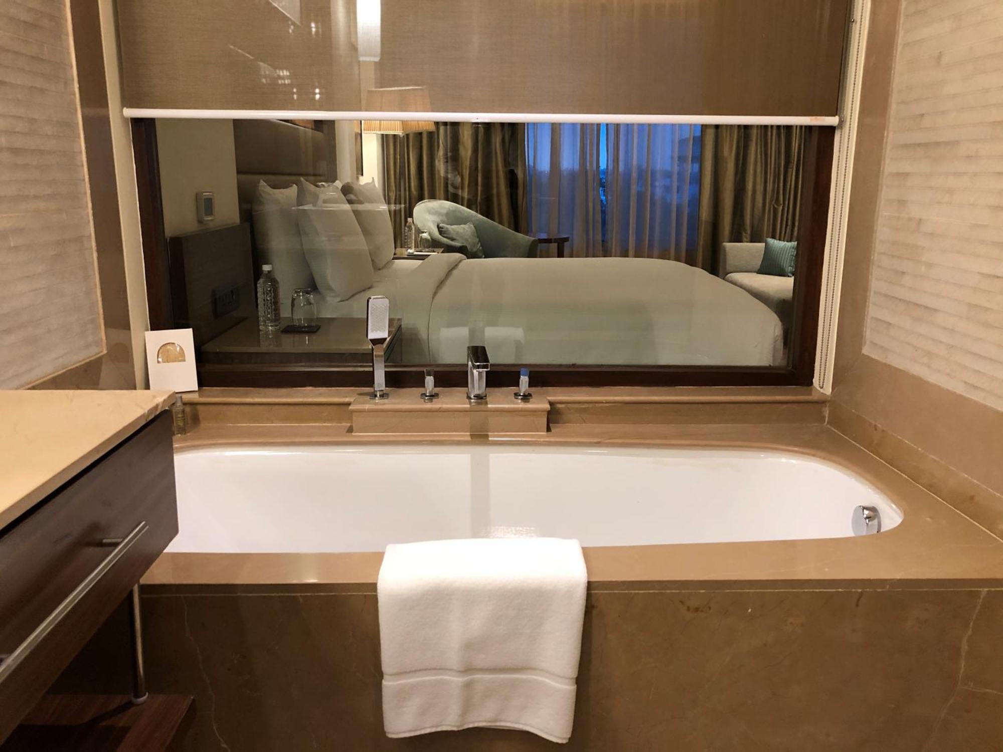 Suite King con 1 Camera da Letto e Vista Piscina